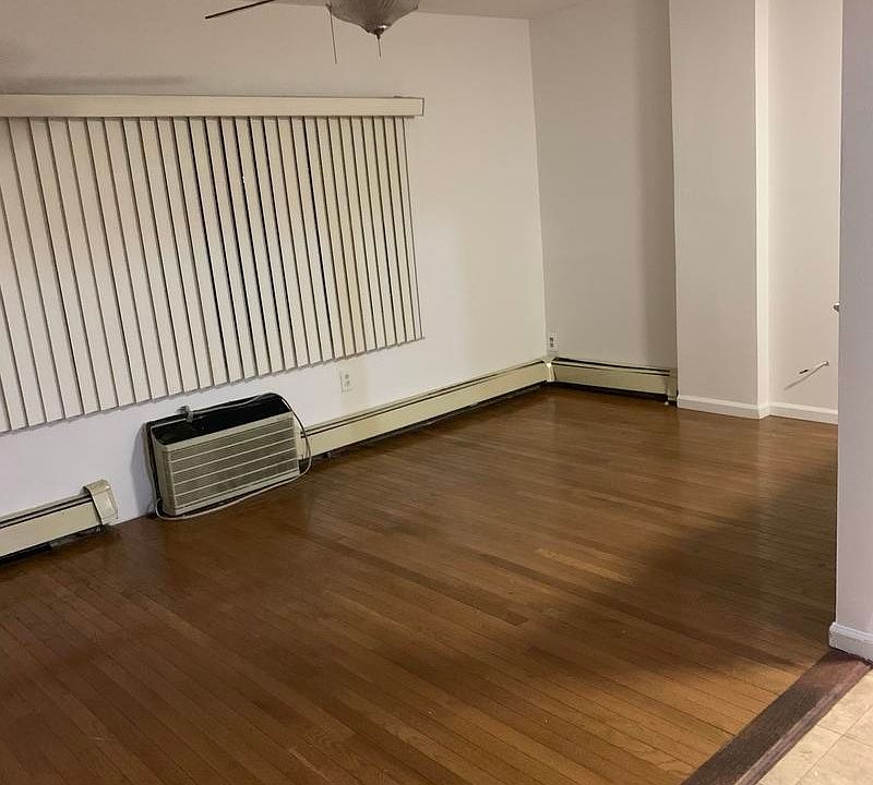 1st image of 4217 E Tremont Ave #1