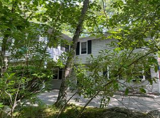 10 Old Coach Rd, Charlestown, RI 02813