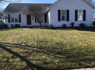 880 Brookfield Dr, Aurora, OH 44202