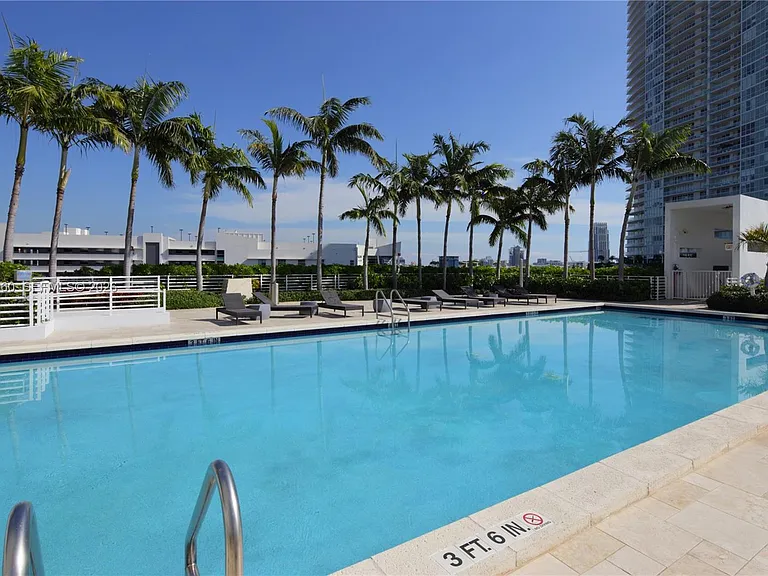 540 West Ave #411 — Photo 31