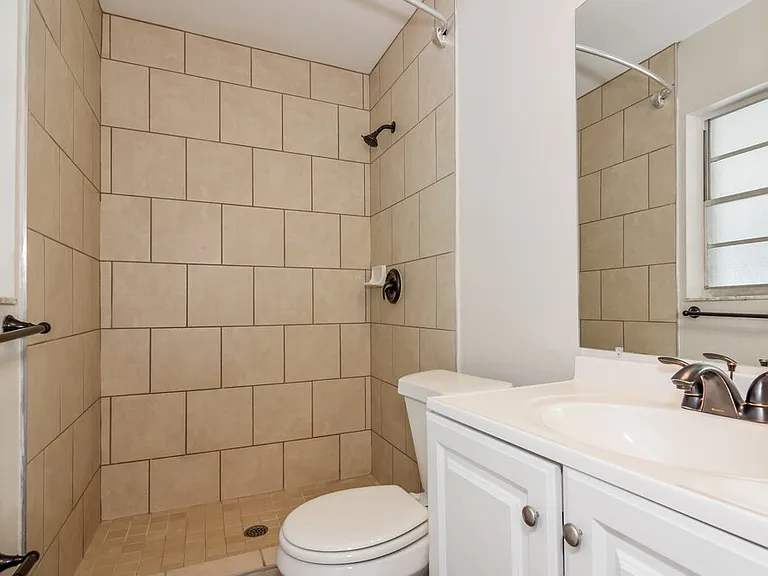 110 7th Jpv St — Photo 15