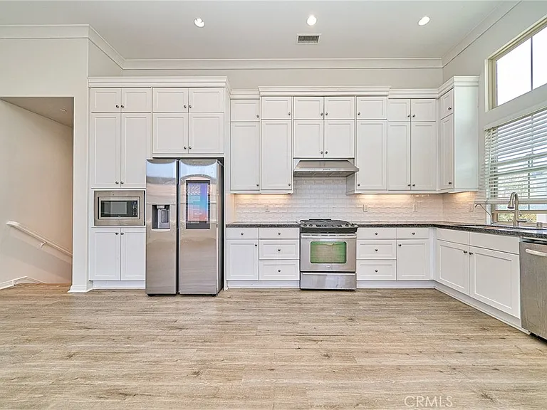 261 Mayfair — Photo 6