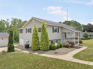 23 Apache Trl, Malvern, OH