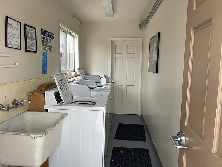 Laundry room with 2 washers & dryers coin operated or shine pay