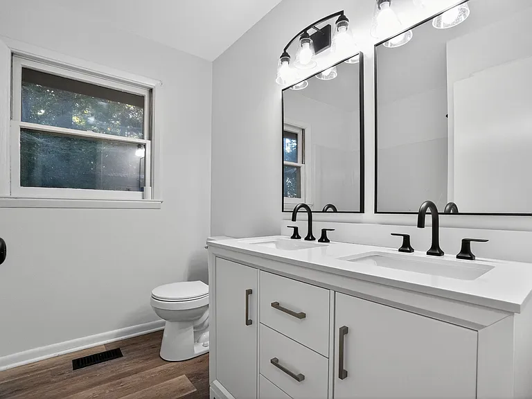 1494 Carpenter St — Photo 8