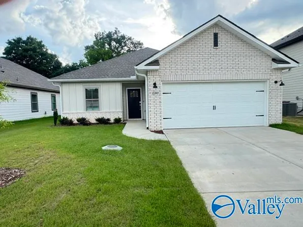 15597 Ruthie Lynn Dr, Athens, AL 35613