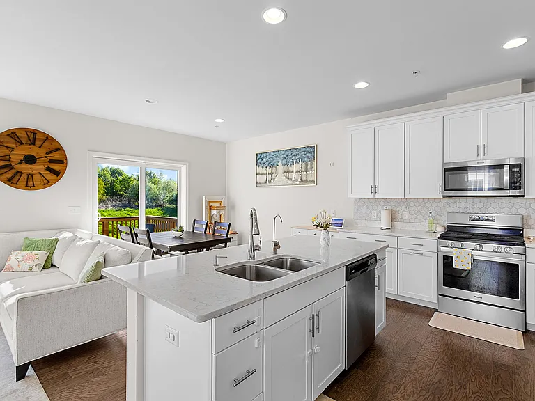30 Magnolia Dr #30 — Photo 11
