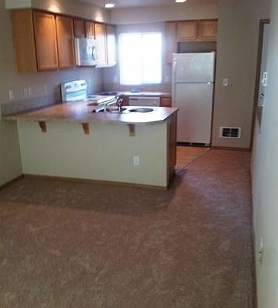 2nd image of 6905 Rainier Dr #B2