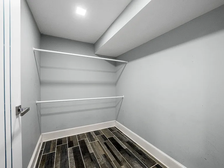 245 Jewett Ave — Photo 17