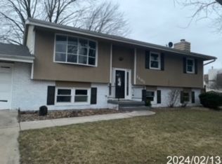 2605 E Washington St, Bloomington, IL 61704