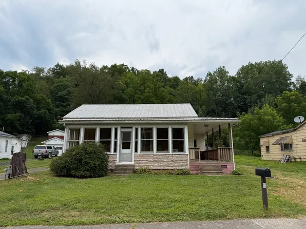 26 Corbett Dr, Pennsboro, WV 26415