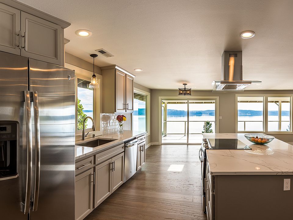 2nd image of 776 Leschi Way