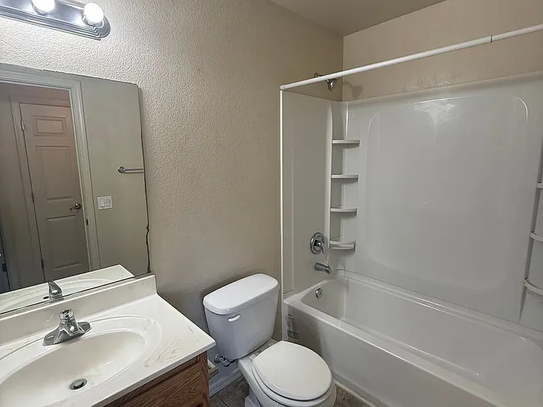 1420 Jefferson St — Photo 5