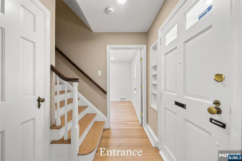 4 bed, 3.5 bath, $7,200 — Photo 2