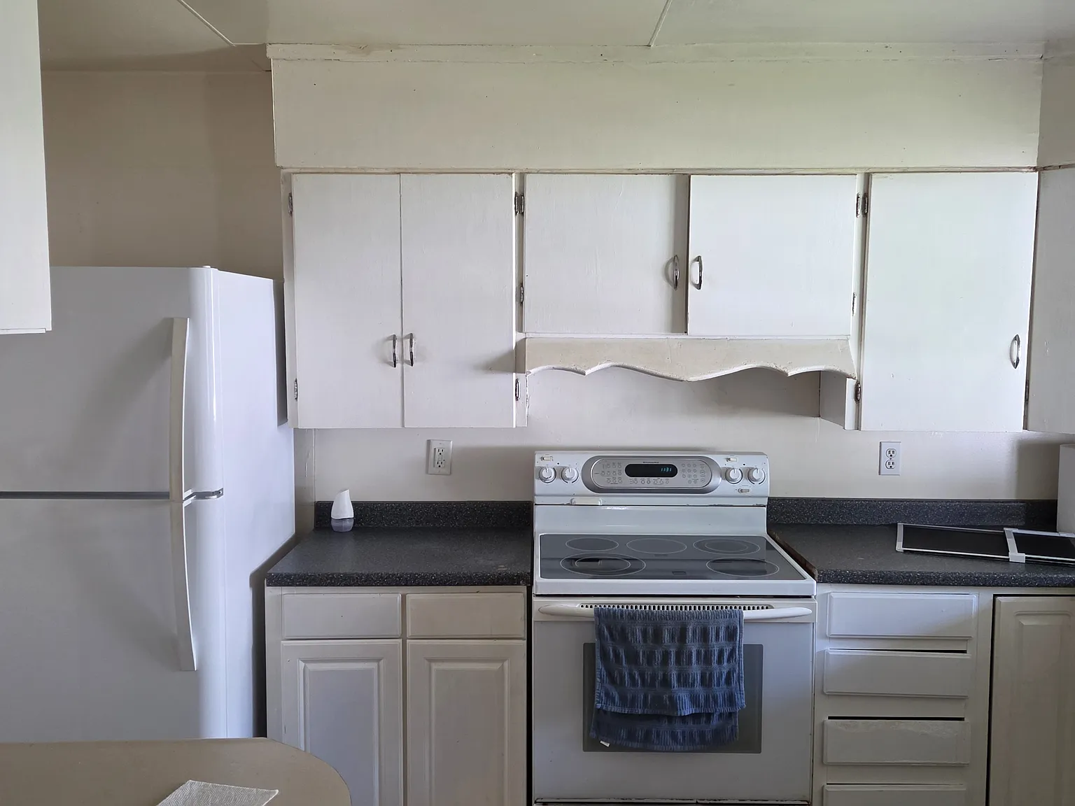 3 bed, 1000 sqft, $1,000 — Photo 1