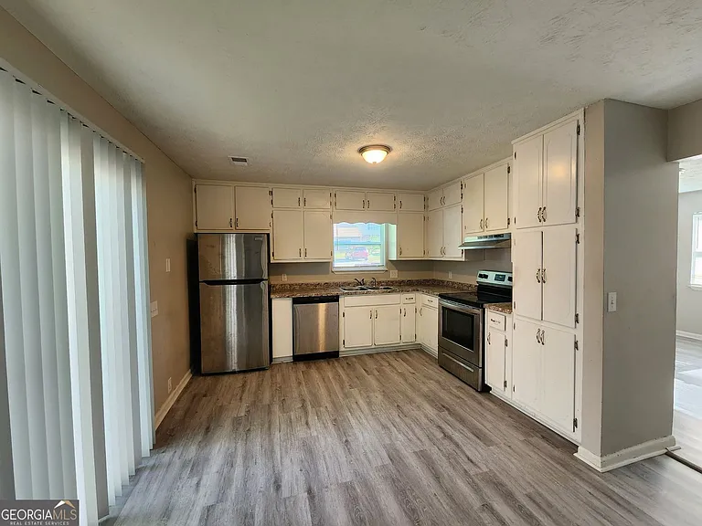 1653 Pinedale Cir NW — Photo 4