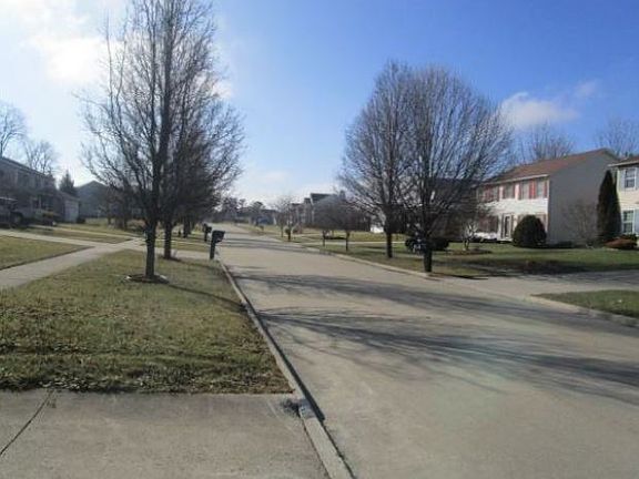 3rd image of 657 Montgomery Dr
