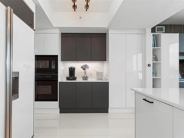 3535 S Ocean Dr #402 — Photo 17