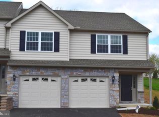 71 Woodsedge Dr, Elizabethtown, PA 17022