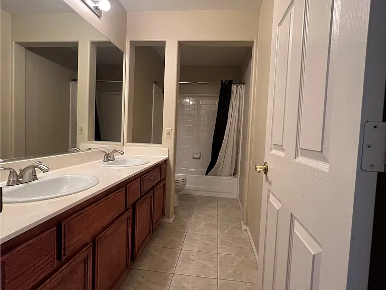 2836 Via Florentine St — Photo 20