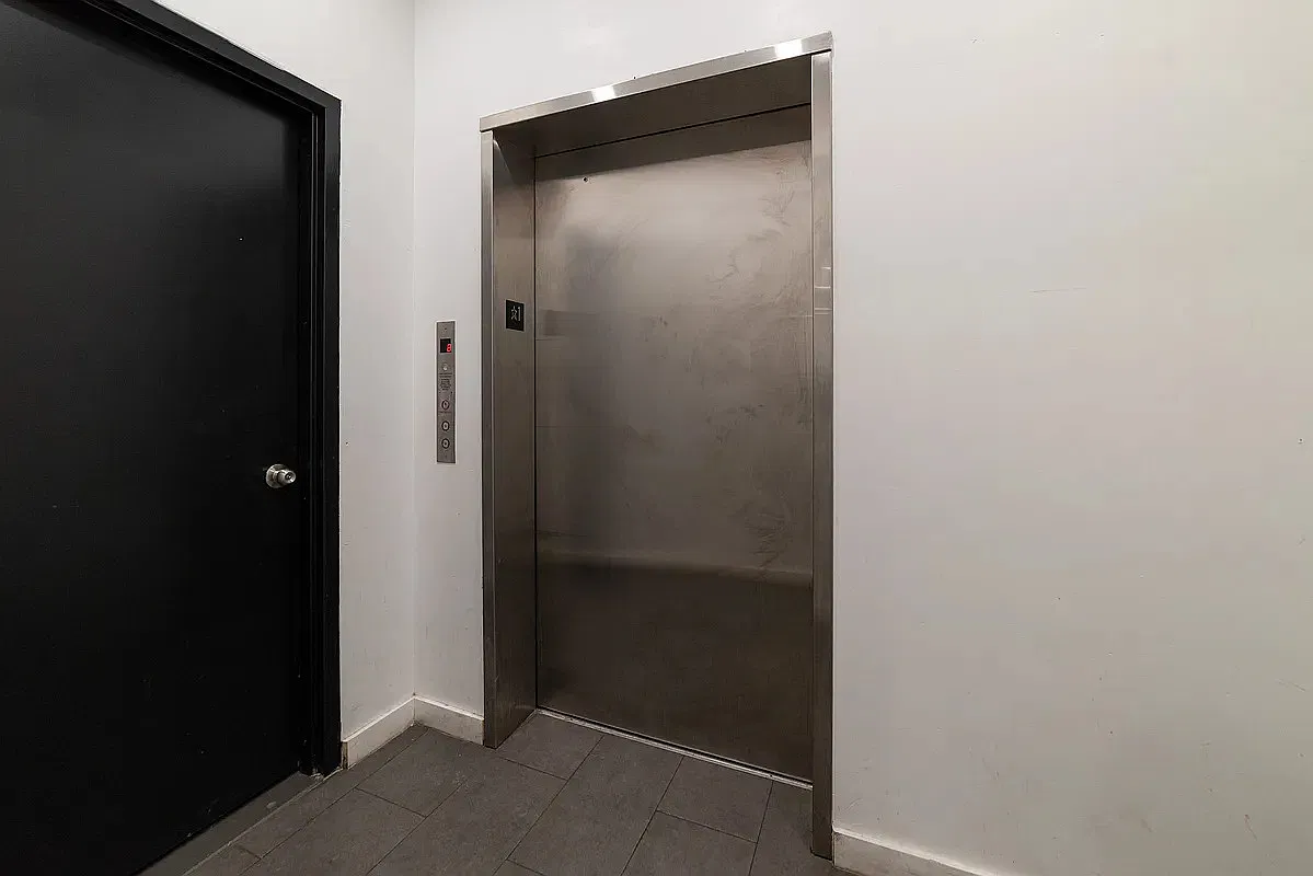 850 Flatbush Avenue — Photo 3