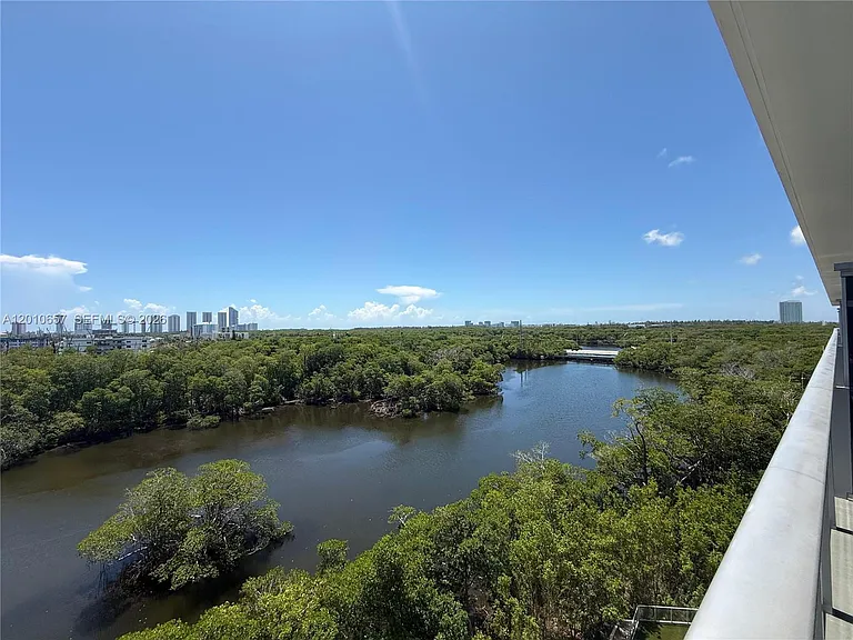16385 Biscayne Blvd #717 — Photo 29