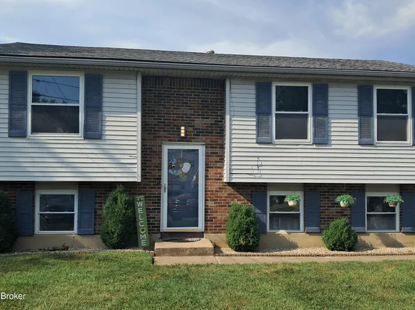 614 Prairie Dr, Louisville, KY 40229