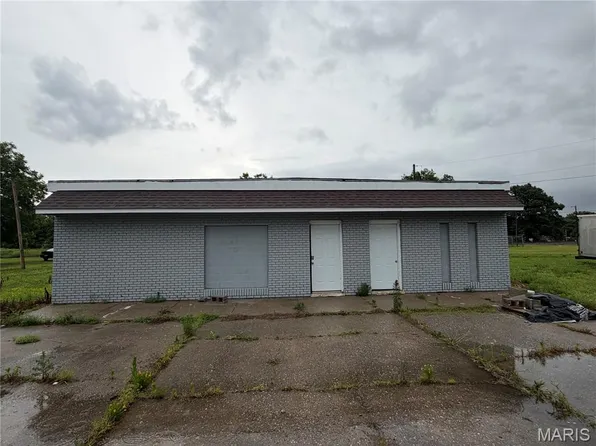 430 N 3rd St, Lilbourn, MO 63862
