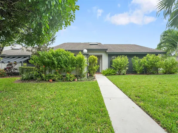 468 Long Bow Court #468, Royal Palm Beach, FL 33411