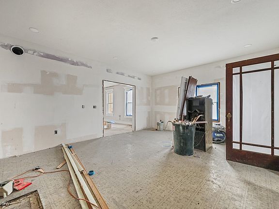 4th image of 91 Union Ave SE