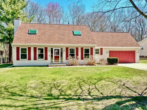 2488 Pinto TRAIL, Mc Farland, WI 53558