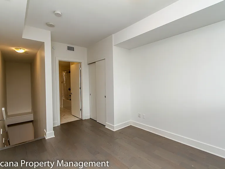 255 Bay St #1008 — Photo 15