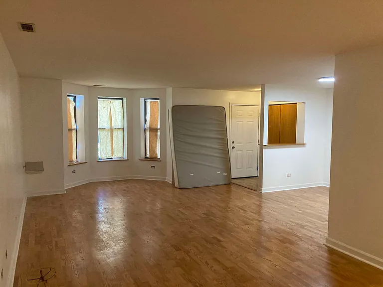 746 S Oakley Blvd #1 — Photo 9