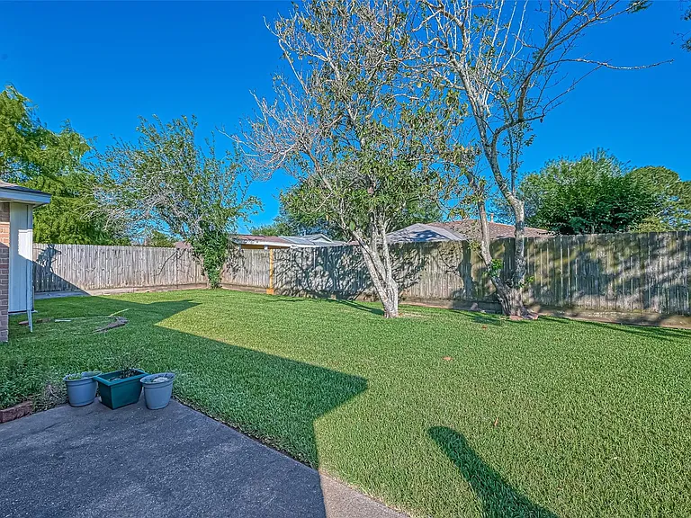 442 Redway Ln — Photo 17