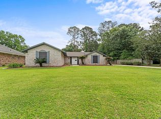 910 Angee Dr, Denham Springs, LA 70726