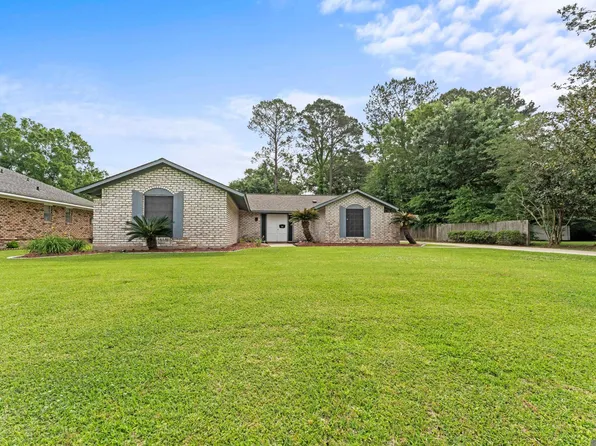 910 Angee Dr, Denham Springs, LA 70726