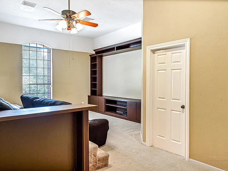 21410 Ganton Dr — Photo 39