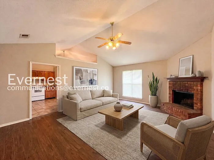 10157 Riggan Dr — Photo 2