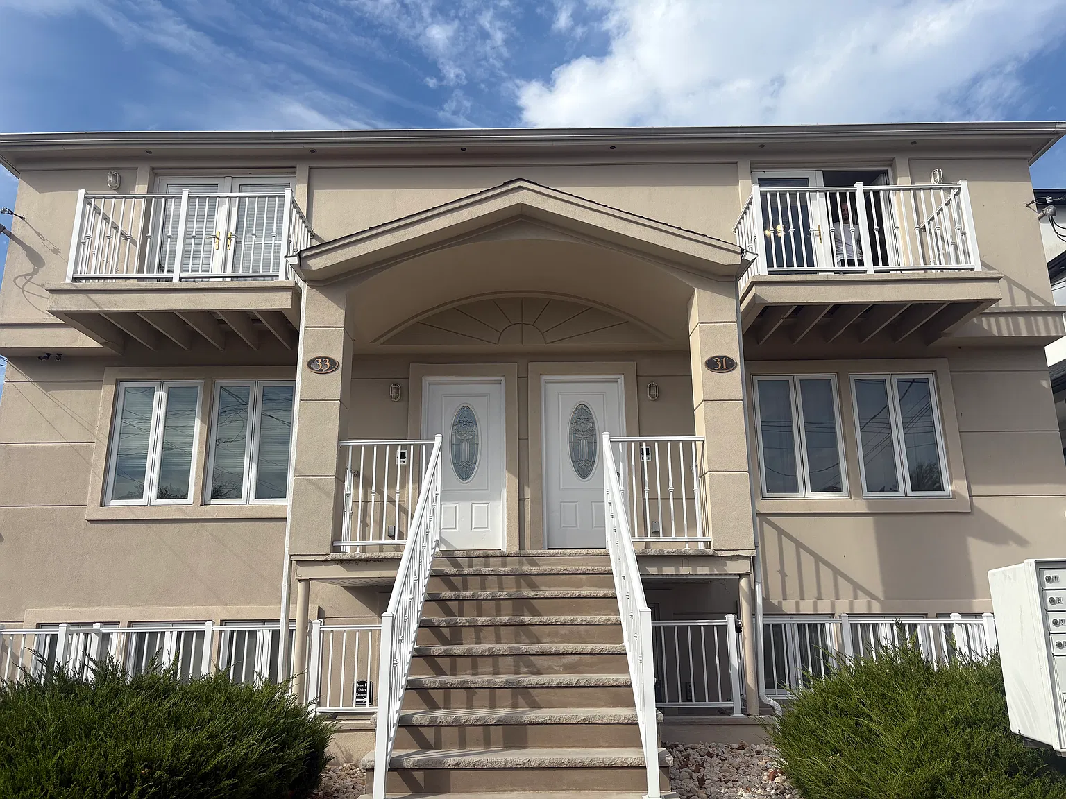 2 bed, 1000 sqft, $2,600 — Photo 1