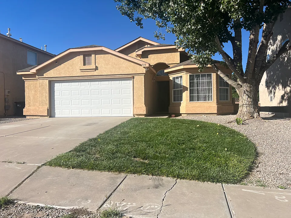 Pinon Meadows Dr NE