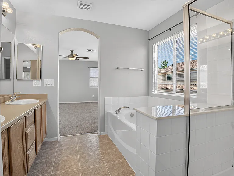 10648 Bandera Mountain Ln — Photo 37