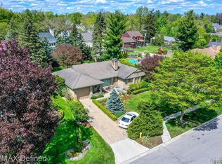 1690 Fairway Dr, Birmingham, MI 48009