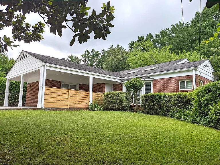 1314 Briardale Ln — Photo 2