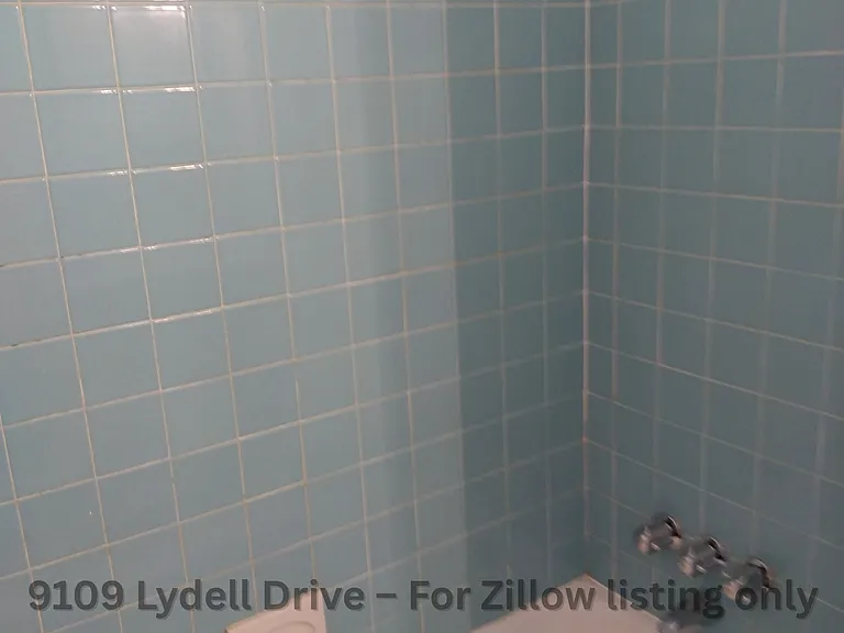 9109 Lydell Dr — Photo 14