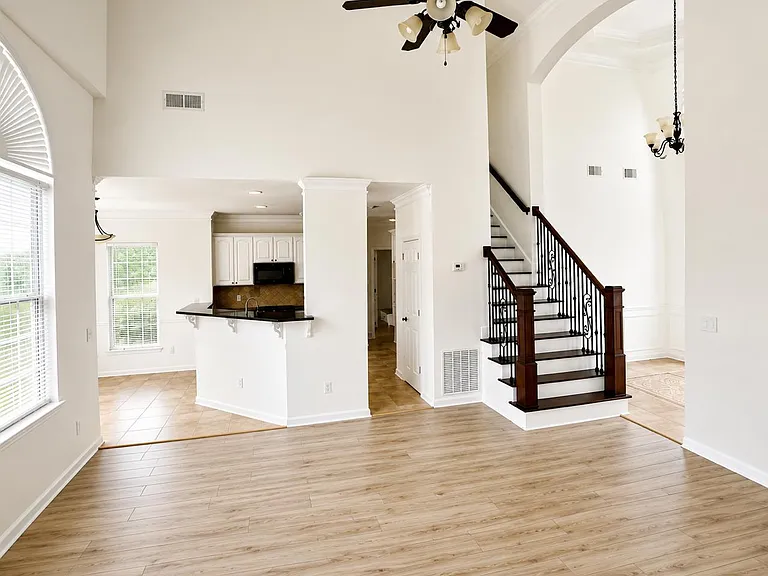4259 Creek Haven Dr — Photo 4
