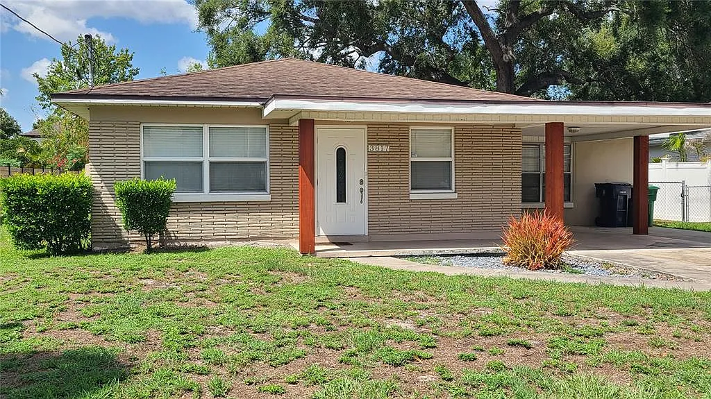 3 bed, 2.0 bath, 1660 sqft, $3,000 — Photo 2