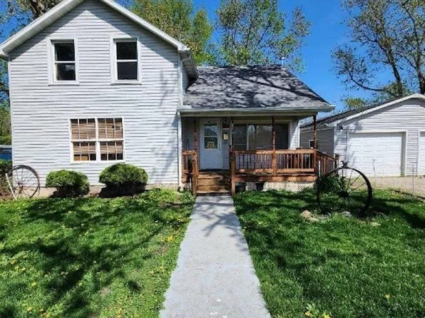 829 N Oak St, Minonk, IL 61760