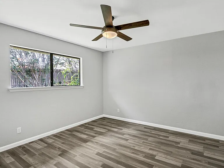 505 Old West Dr #B — Photo 16