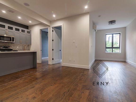 2nd image of 12 Belvidere St #4FF