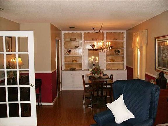 Formal Dining